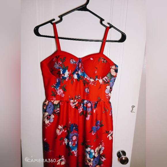 Red Floral Dress with Pockets! - Picture 3 of 4